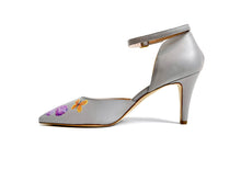 Load image into Gallery viewer, handpainted Italian comfortable gray pumps heels with butterfly design