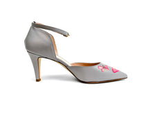 Load image into Gallery viewer, handpainted Italian comfortable gray pumps heels with butterfly design