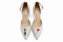 Load image into Gallery viewer, Girl with Balloon Pumps