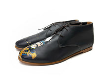 Load image into Gallery viewer, handpainted Italian charcoal chukka boots with king design