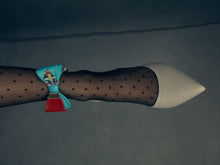 Load image into Gallery viewer, Italian Turquoise bow with queen painting