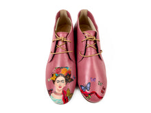Load image into Gallery viewer, Pair of mauve chukka boot shoes with frida design