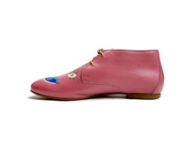 Load image into Gallery viewer, handpainted Italian comfortable mauve chukka boots with eye design