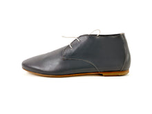 Load image into Gallery viewer, handpainted Italian comfortable charcoal chukka boots with classic design
