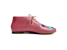 Load image into Gallery viewer, handpainted Italian comfortable mauve chukka boots with eye design