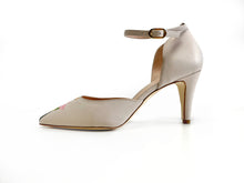 Load image into Gallery viewer, handpainted Italian comfortable beige pumps heels with flower design