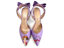 Load image into Gallery viewer, Purple high-heeled italian shoes with decorative straps and artistic design of frida