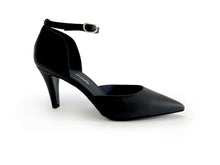 Load image into Gallery viewer, Classic Pumps