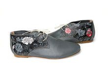 Load image into Gallery viewer, Luxurious shoes featuring a hand painted floral motif