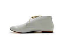 Load image into Gallery viewer, handpainted Italian comfortable gray chukka boots with king design
