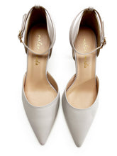 Load image into Gallery viewer, Classic Pumps