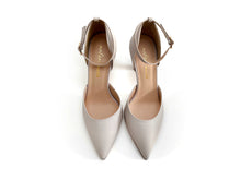 Load image into Gallery viewer, Classic Pumps