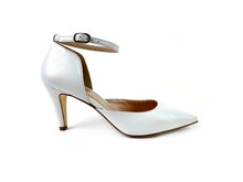 Load image into Gallery viewer, handpainted Italian comfortable pumps heels with classic design