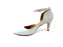 Load image into Gallery viewer, handpainted Italian comfortable pumps heels with classic design