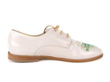 Load image into Gallery viewer, handpainted Italian comfortable oxford ivory shoes with peacock design