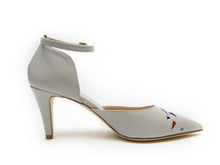 Load image into Gallery viewer, handpainted Italian comfortable gray pumps heels with pattern design
