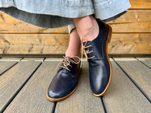 Load image into Gallery viewer, handpainted Italian comfortable chukka boots oxford shoes with classic design