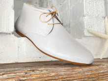 Load image into Gallery viewer, handpainted Italian comfortable chukka boots oxford shoes with classic design