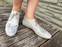 Load image into Gallery viewer, handpainted Italian comfortable gray chukka boots with line art red lipstick design