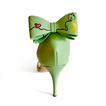 Load image into Gallery viewer, Courina Bow
