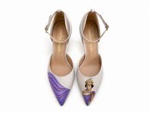 Load image into Gallery viewer, Queen of Sheba Pumps
