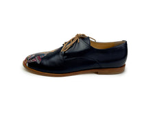 Load image into Gallery viewer, Navy comfortable leather oxford Italian shoes with a hand-painted Queen design and bold red paint on the toes.
