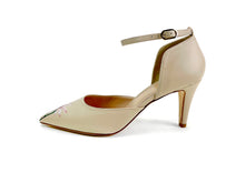 Load image into Gallery viewer, handpainted Italian comfortable beige pumps heels with digital flower design
