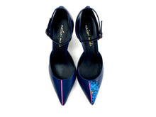 Load image into Gallery viewer, handpainted Italian comfortable navy blue  heels pumps with digital design
