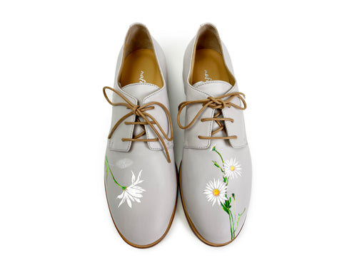 handpainted Italian comfortable oxford ivory shoes with flower design