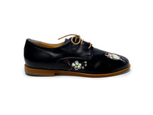 Load image into Gallery viewer, handpainted Italian comfortable oxford navy blue shoes with bird design
