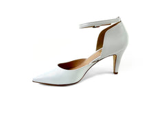 Load image into Gallery viewer, handpainted Italian comfortable pumps heels with classic design
