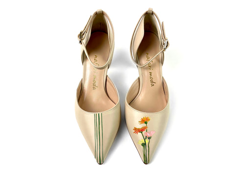 handpainted Italian comfortable beige pumps heels with flower design