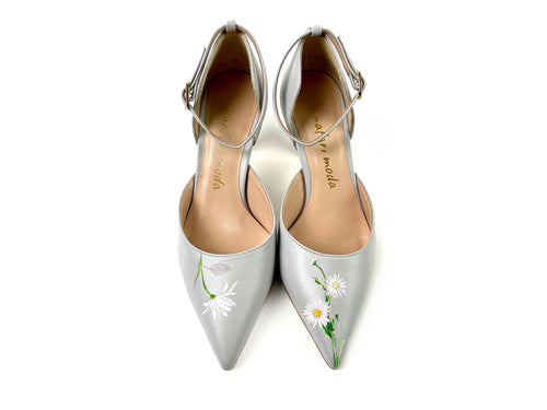 handpainted Italian comfortable gray pumps heels with flower design