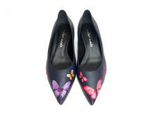Load image into Gallery viewer, Madama Butterfly Low Block Pumps
