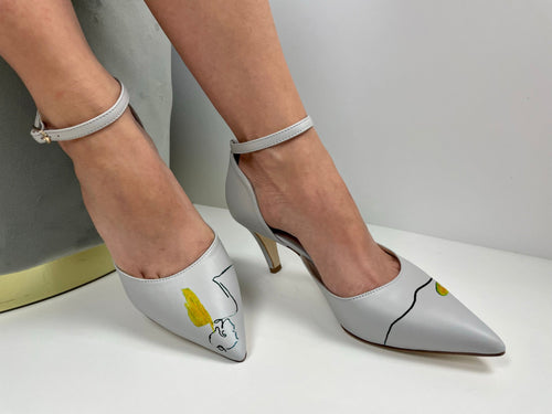 handpainted Italian comfortable gray pumps heels with line art design