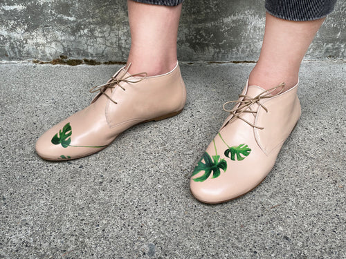 handpainted Italian comfortable beige chukka boots with leaf design