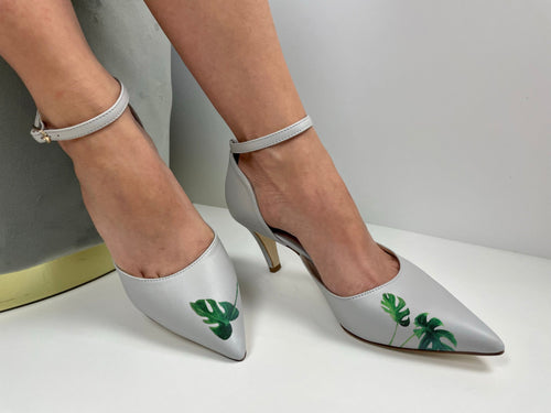 handpainted Italian comfortable gray heels pumps with leaf design