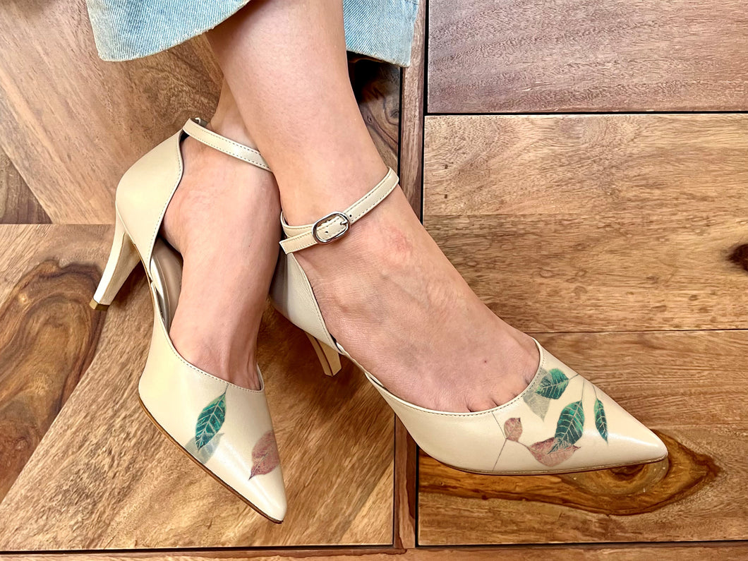 handpainted Italian comfortable beige heels pumps with leaf design